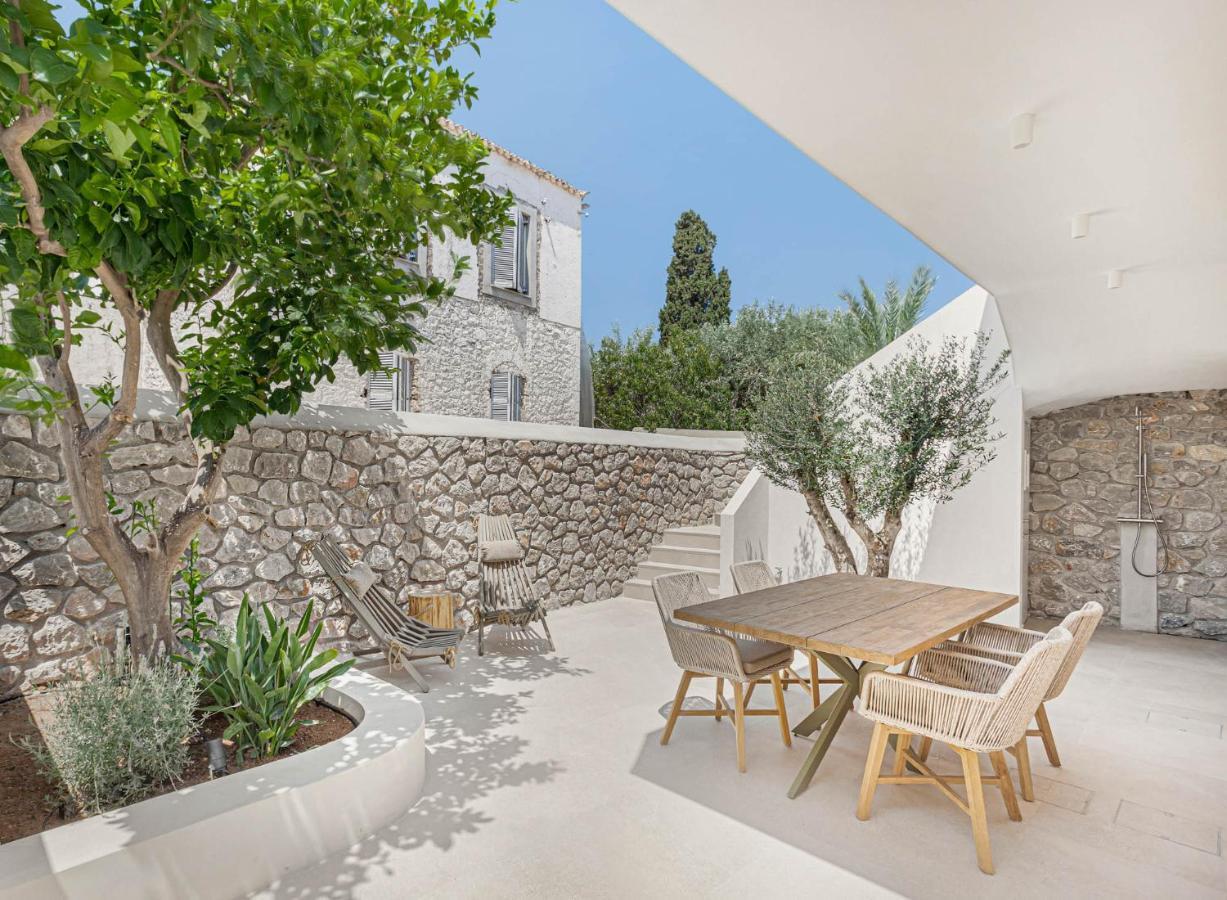 Pearl House - Luxurious New Beach Villa In Spetses Stunning View Ligoneri Экстерьер фото