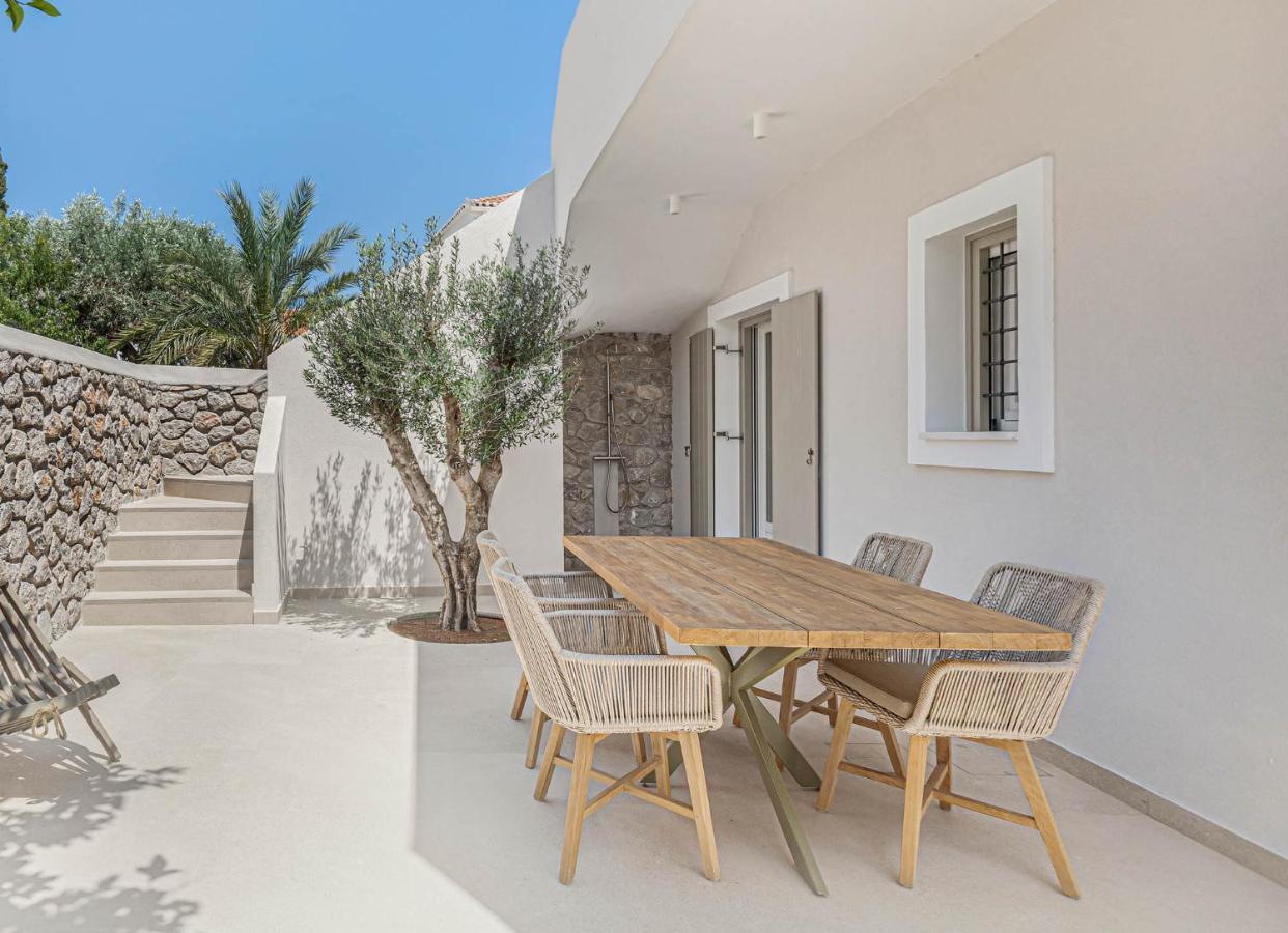 Pearl House - Luxurious New Beach Villa In Spetses Stunning View Ligoneri Экстерьер фото